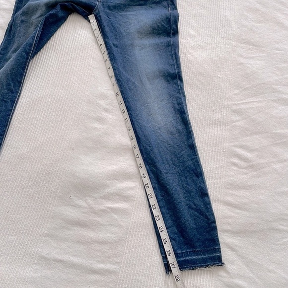 DL1961 Amanda Raw Hem Dark Wash Skinny Jeans Size 28 - Picture 6 of 7